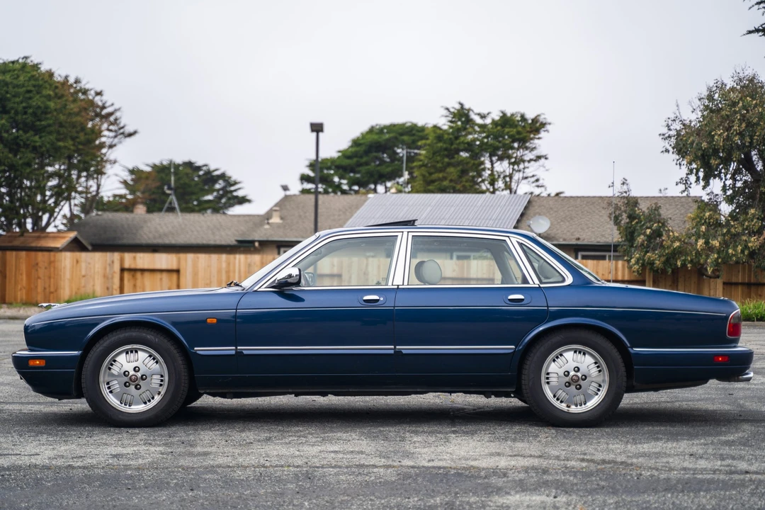 1995 Jaguar X300 XJ - Image 10 of 31