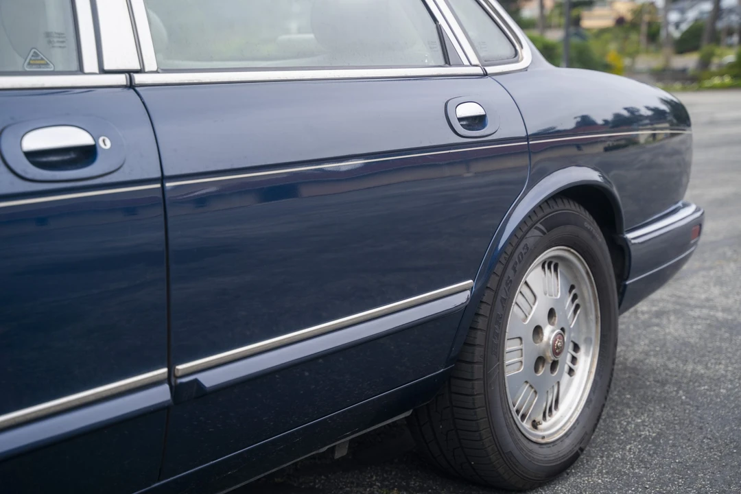 1995 Jaguar X300 XJ - Image 17 of 31