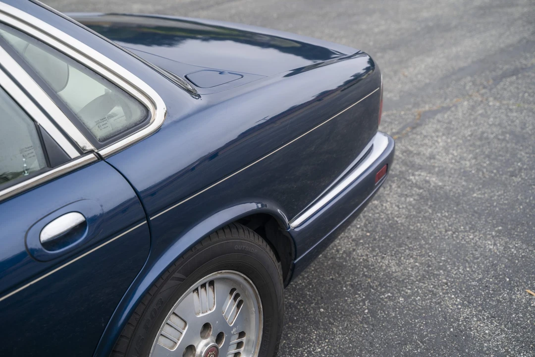 1995 Jaguar X300 XJ - Image 18 of 31