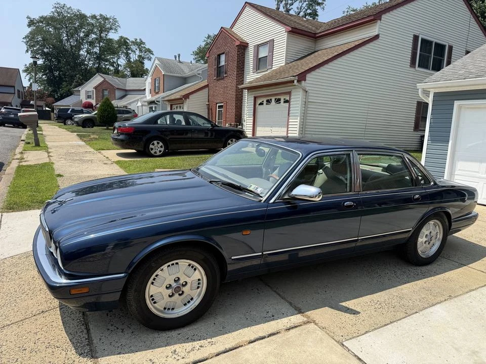1995 Jaguar X300 XJ - Image 2 of 24