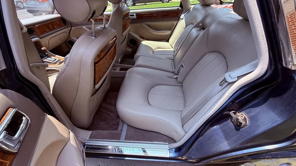 1995 Jaguar X300 XJ - Image 12 of 24