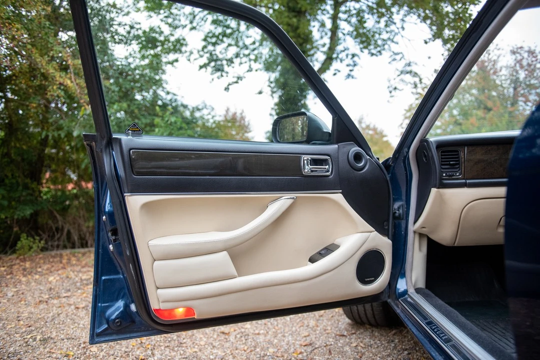 1995 Jaguar X306 XJR - Image 23 of 30