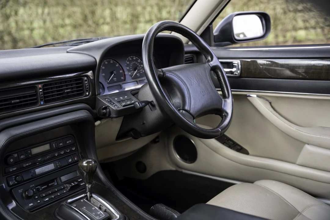 1995 Jaguar X306 XJR - Image 25 of 30