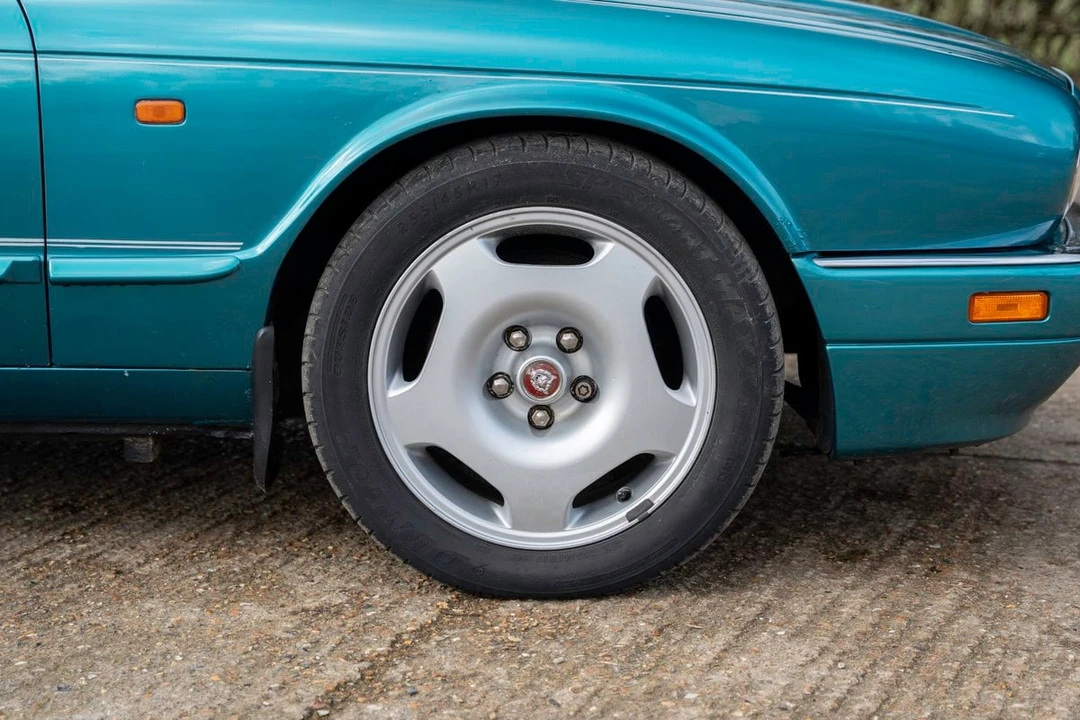 1995 Jaguar X306 XJR - Image 20 of 30