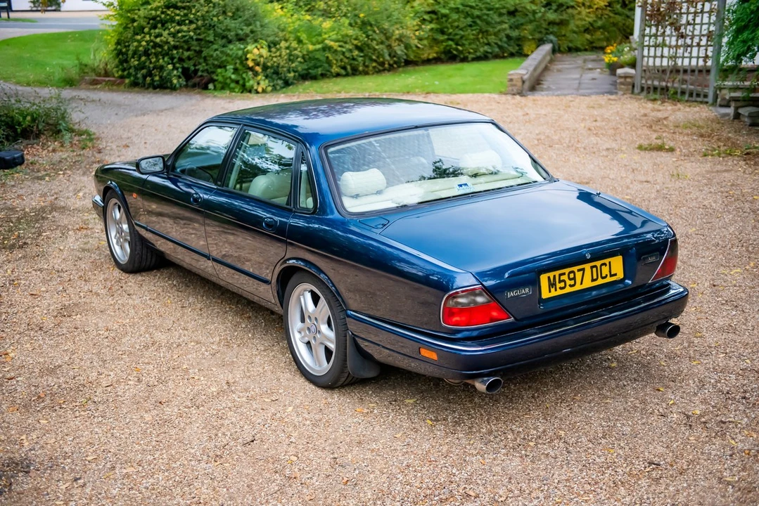 1995 Jaguar X306 XJR - Image 9 of 30