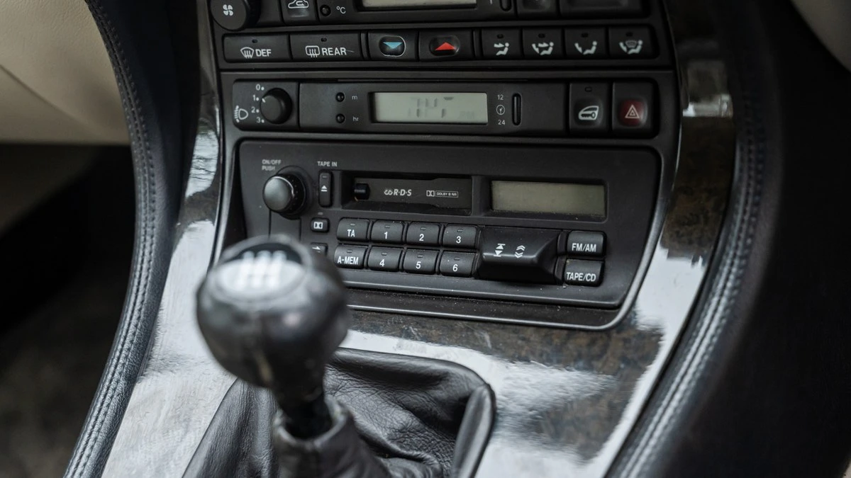 1995 Jaguar X306 XJR - Image 26 of 30