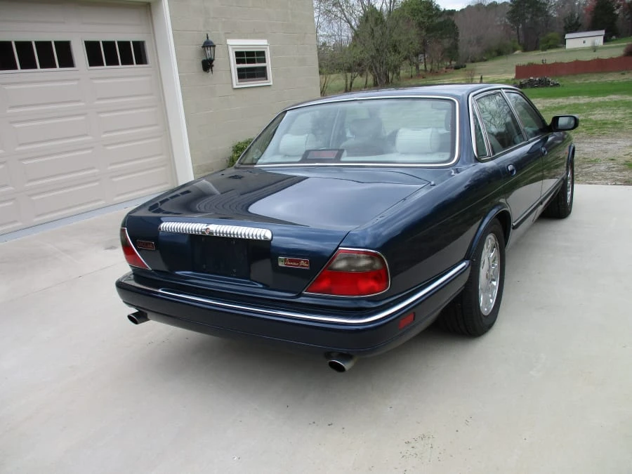 1995 Jaguar X300 XJ - Image 2 of 8