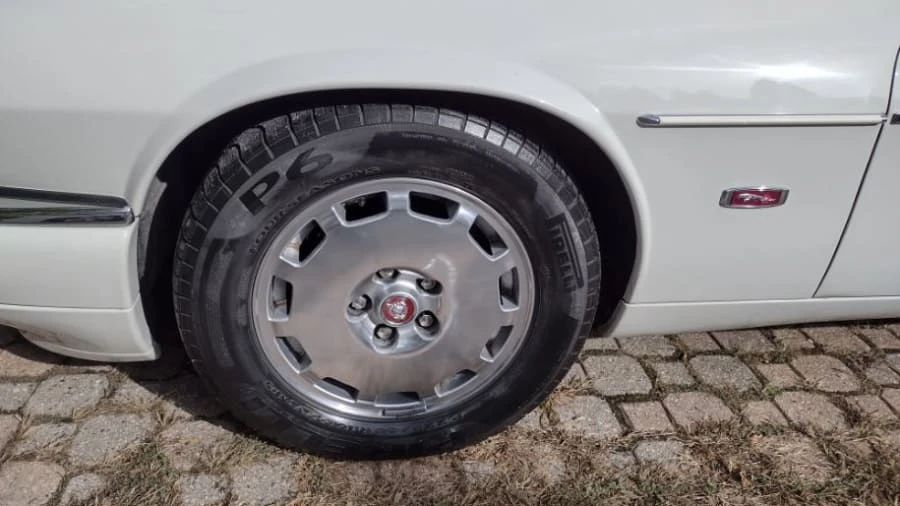 1995 Jaguar X300 XJ - Image 13 of 19