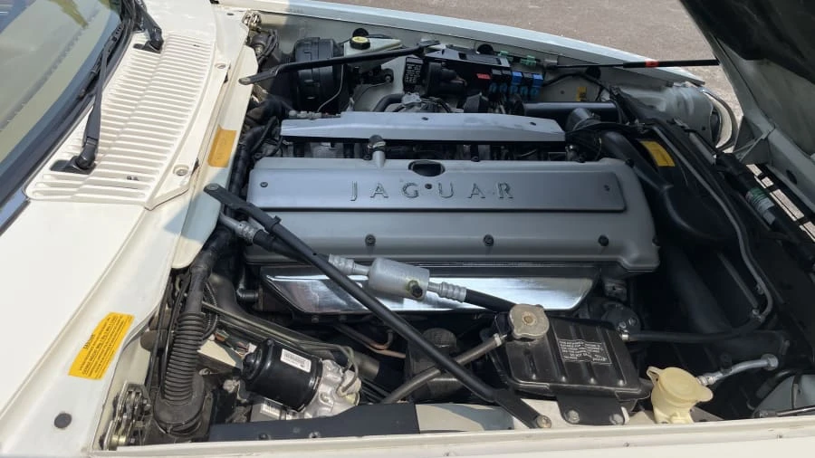 1995 Jaguar X300 XJ - Image 13 of 29