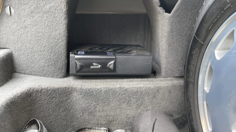 1995 Jaguar X300 XJ - Image 17 of 29