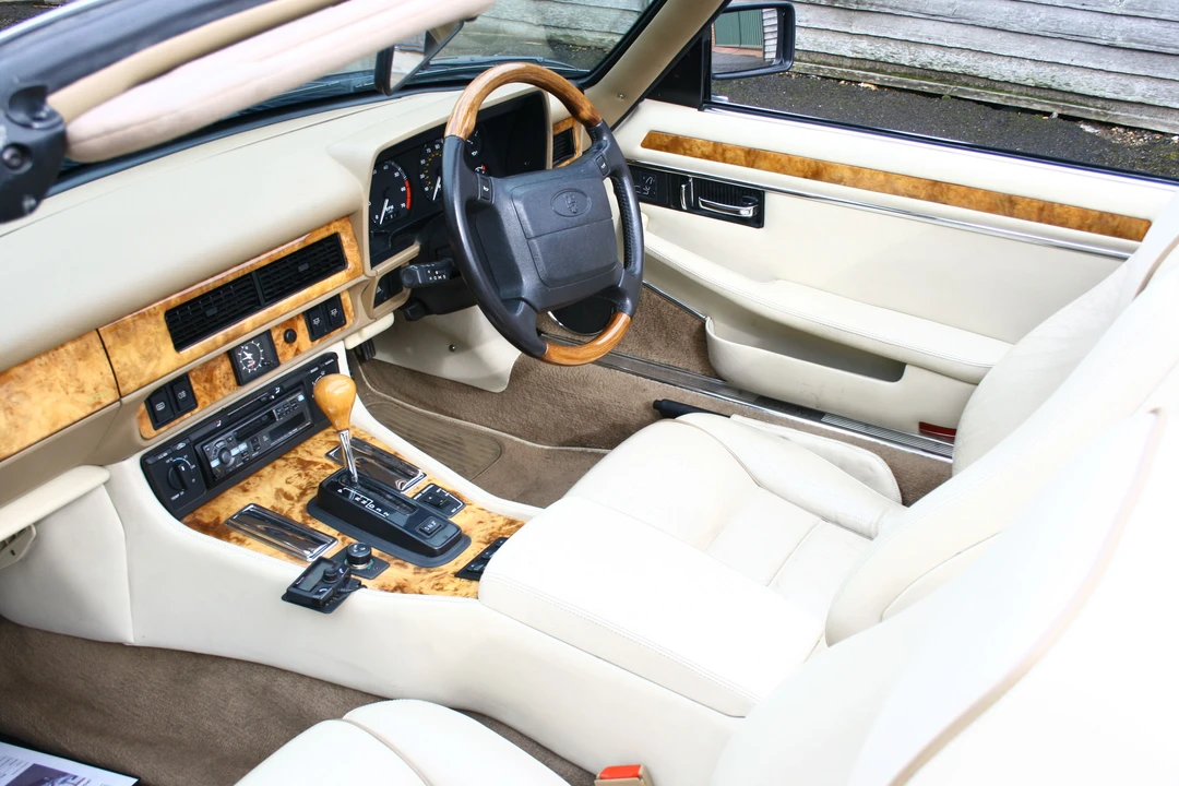 1995 Jaguar XJS Facelift AJ-16 - Image 3 of 3