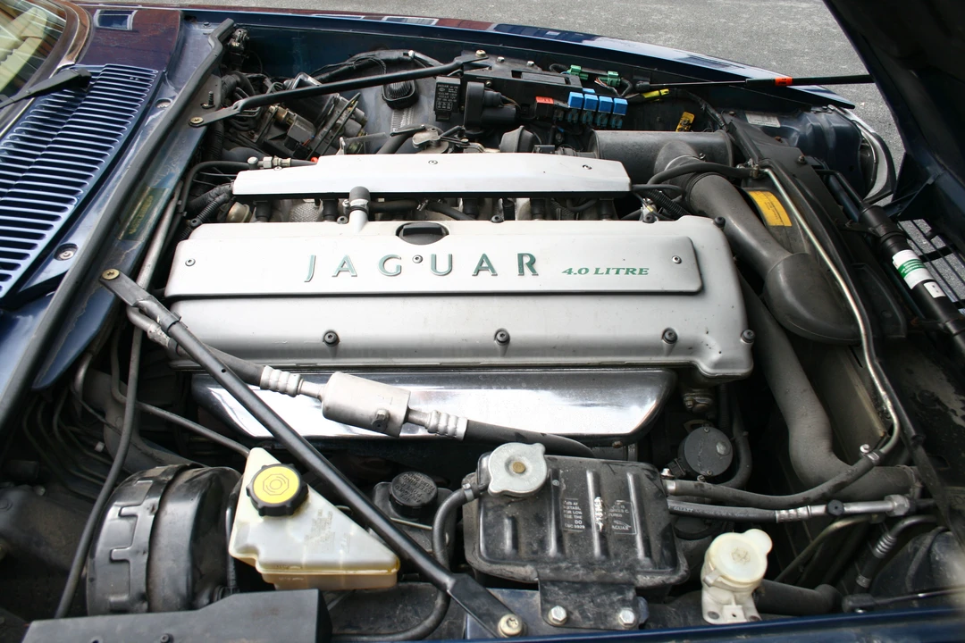 1995 Jaguar XJS Facelift AJ-16 - Image 2 of 3