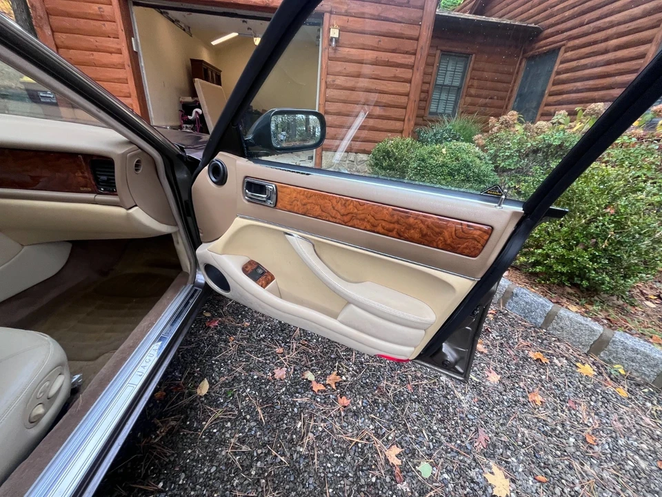 1995 Jaguar X300 XJ - Image 7 of 18