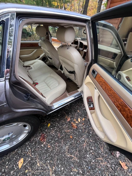 1995 Jaguar X300 XJ - Image 8 of 18