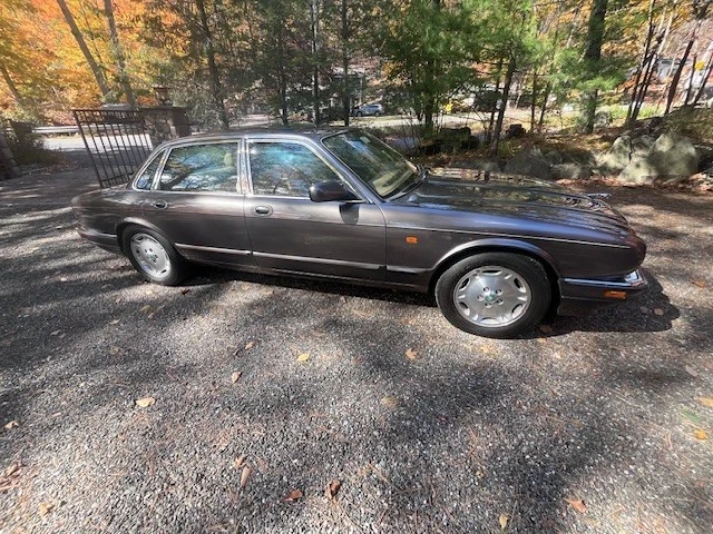 1995 Jaguar X300 XJ - Image 11 of 18