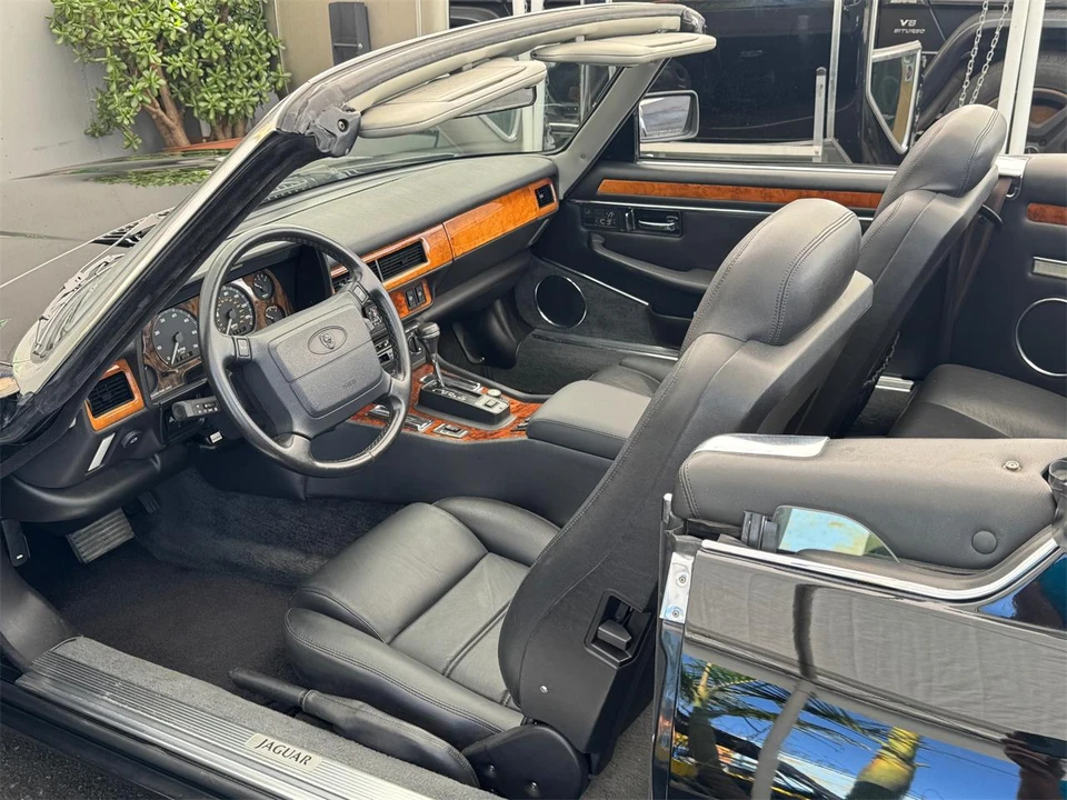 1995 Jaguar X300 XJ - Image 16 of 31
