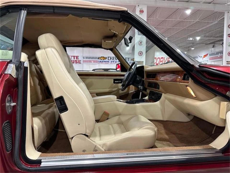 1995 Jaguar X300 XJ - Image 9 of 30