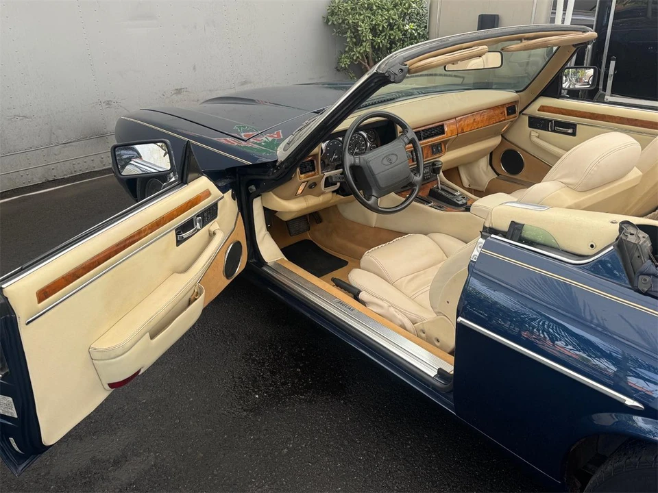 1995 Jaguar X300 XJ - Image 15 of 31
