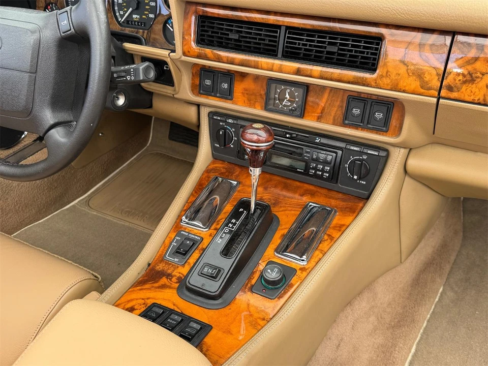 1995 Jaguar X300 XJ - Image 18 of 31