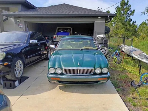 1995 Jaguar XJ Vanden Plas Sedan 4D
