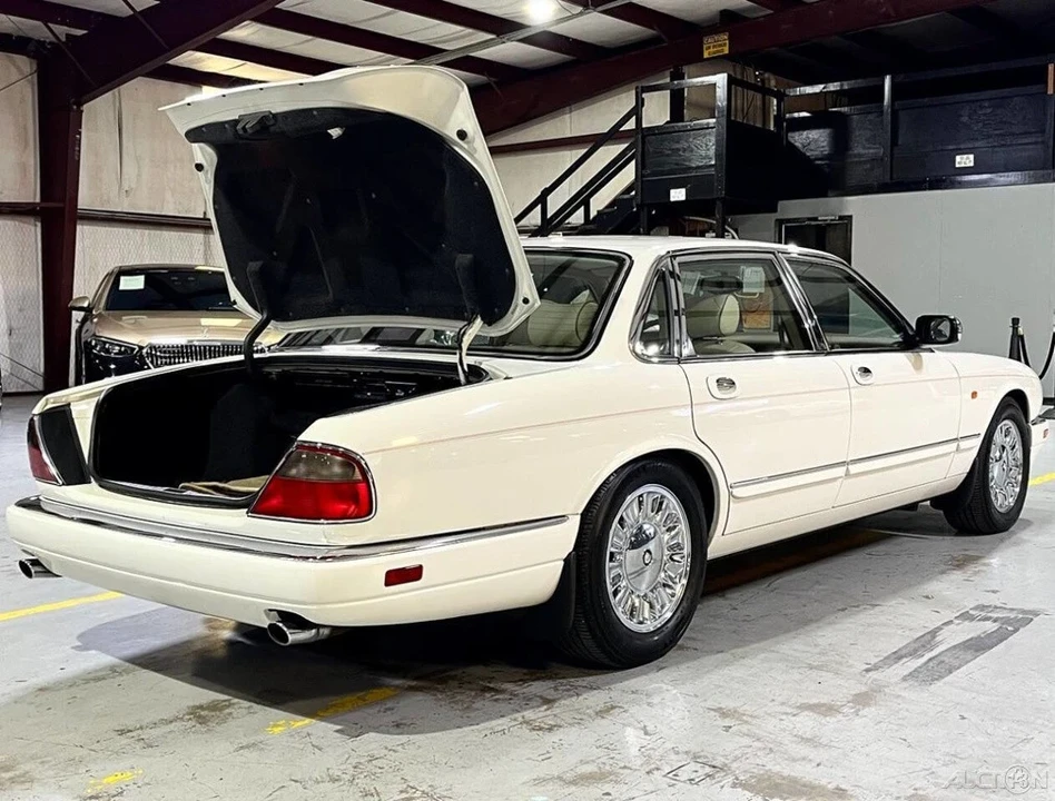 1995 Jaguar X300 XJ - Image 21 of 21