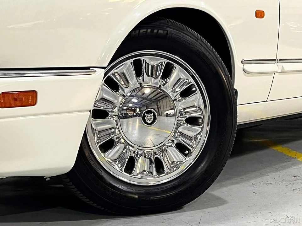 1995 Jaguar X300 XJ - Image 3 of 21