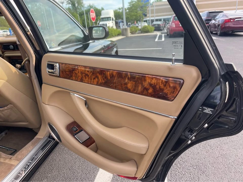 1995 Jaguar X300 XJ - Image 7 of 16