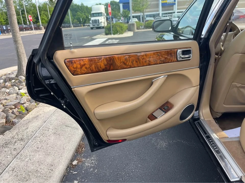 1995 Jaguar X300 XJ - Image 9 of 16