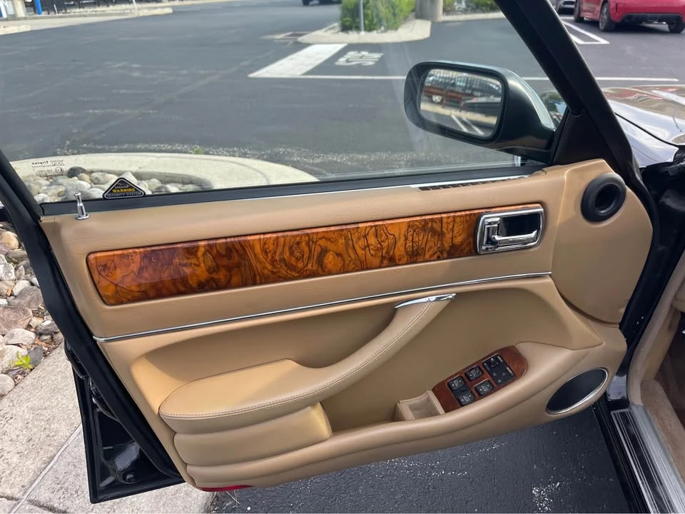 1995 Jaguar X300 XJ - Image 6 of 16