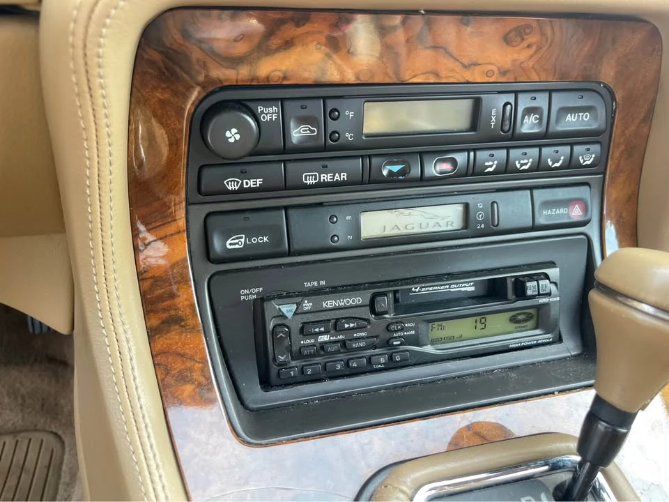 1995 Jaguar X300 XJ - Image 3 of 16
