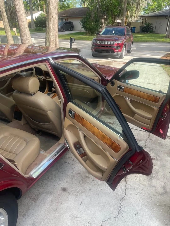 1995 Jaguar - Image 10 of 16