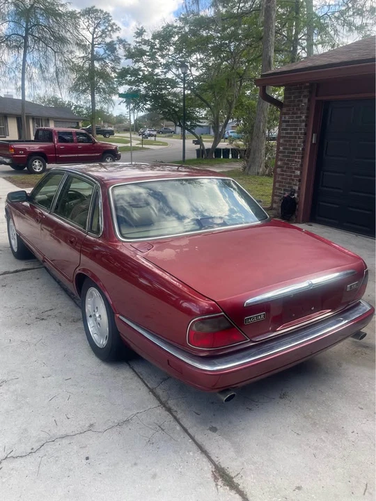 1995 Jaguar - Image 3 of 16