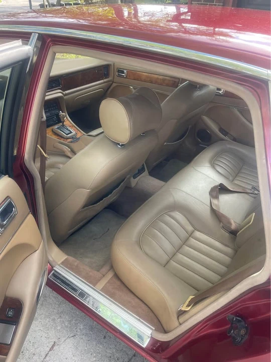 1995 Jaguar - Image 6 of 16