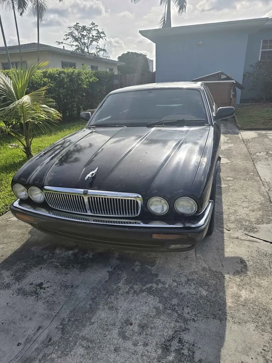 1995 Jaguar X300 XJ - Image 2 of 12