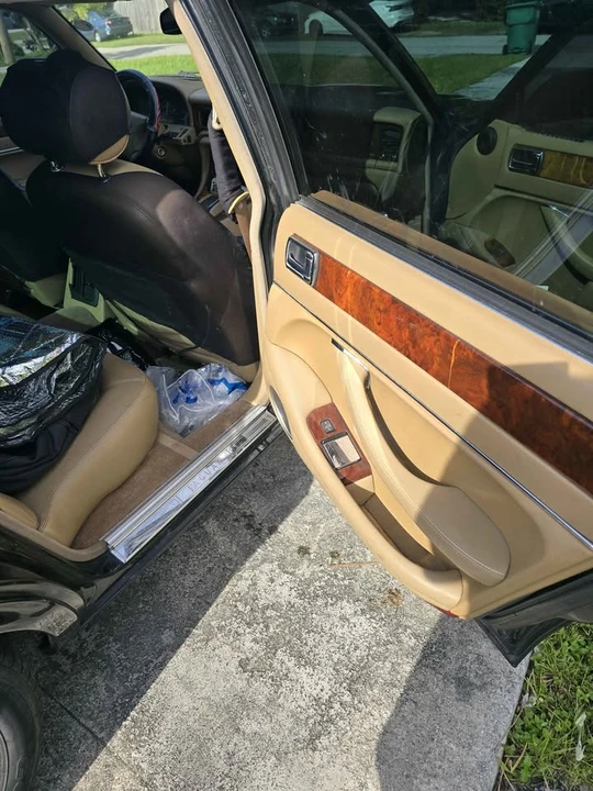 1995 Jaguar X300 XJ - Image 8 of 12