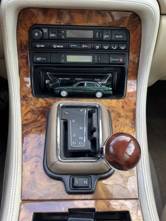 1995 Jaguar X300 XJ - Image 7 of 12