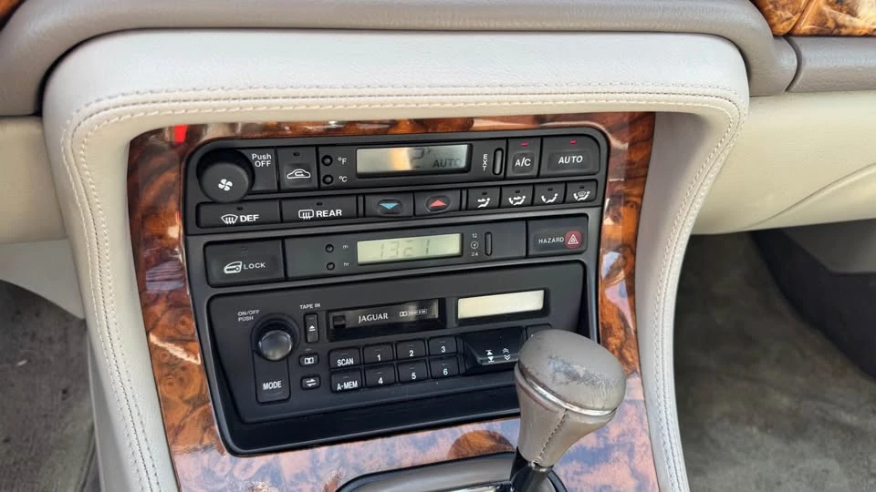 1995 Jaguar X300 XJ - Image 18 of 20