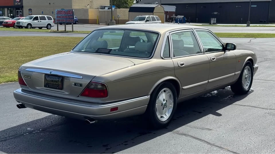 1995 Jaguar X300 XJ - Image 7 of 20