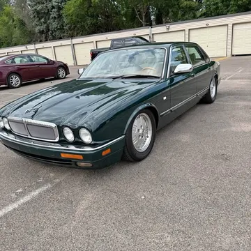 1995 Jaguar XJ XJ8 Vanden Plas Sedan 4D