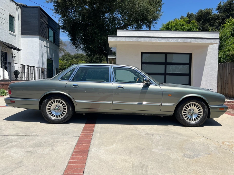 1995 Jaguar X300 XJ - Image 16 of 31