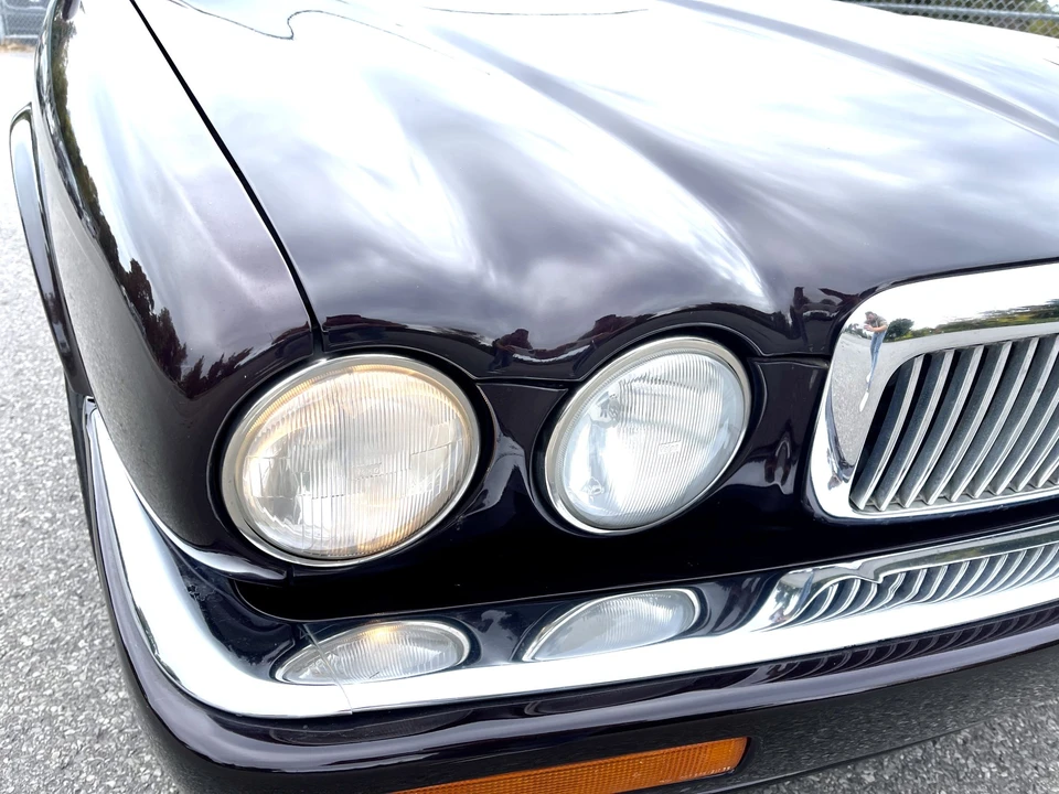 1995 Jaguar X300 XJ - Image 16 of 31