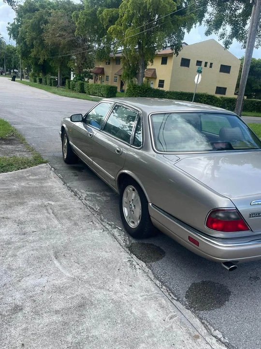1995 Jaguar X300 XJ - Image 4 of 12