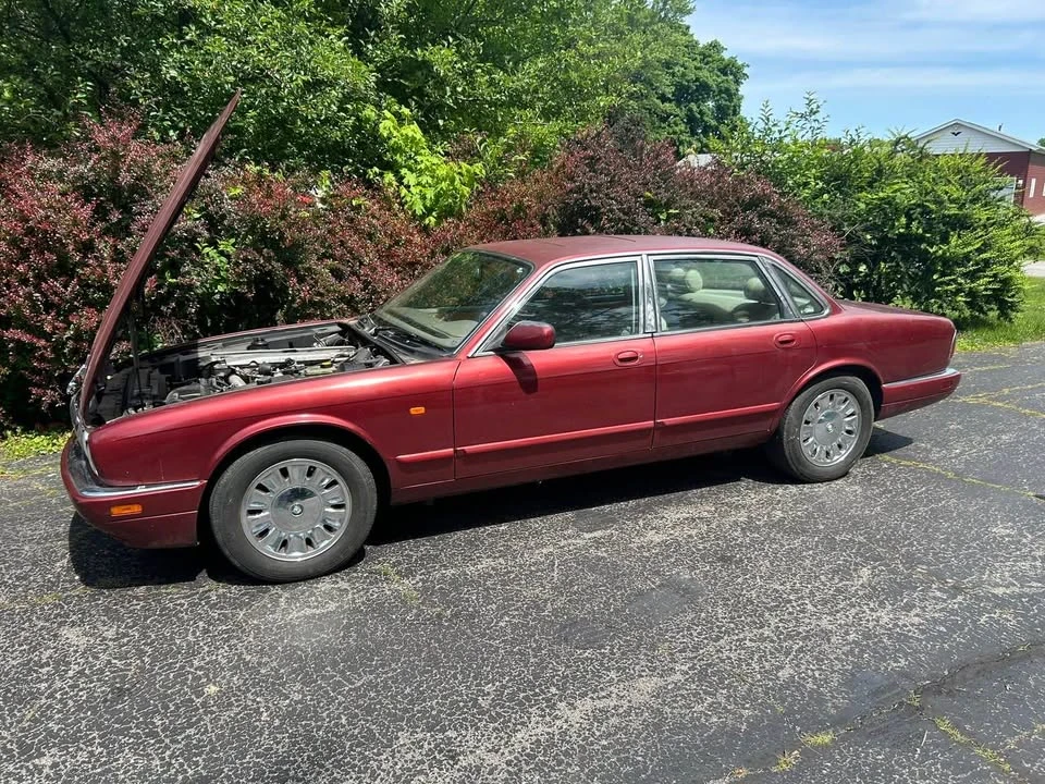 1995 Jaguar X300 XJ - Image 2 of 14