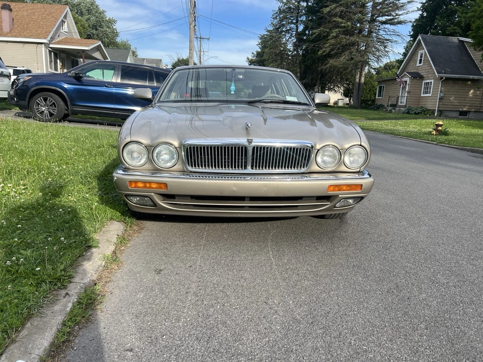1995 Jaguar X300 XJ - Image 2 of 24