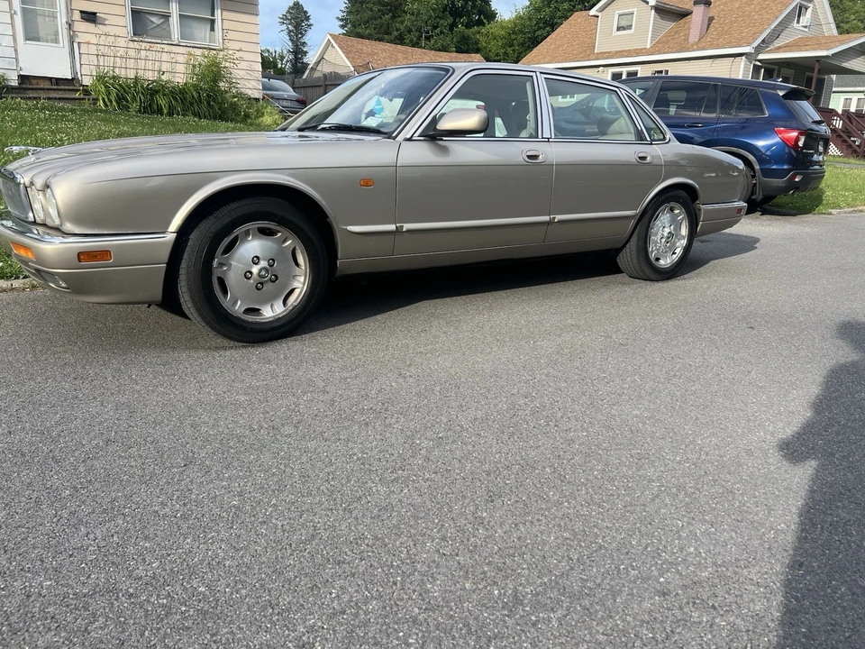 1995 Jaguar X300 XJ - Image 3 of 24