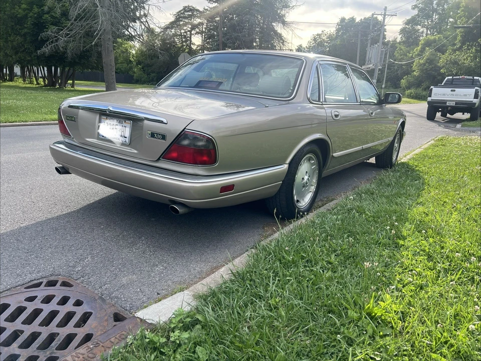 1995 Jaguar X300 XJ - Image 6 of 24