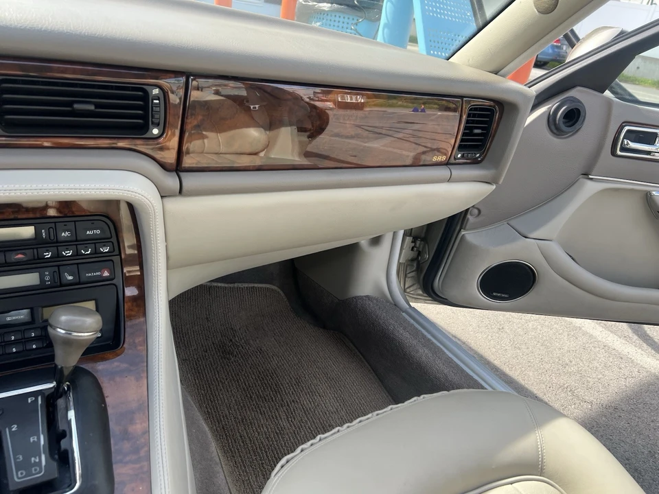 1995 Jaguar X300 XJ - Image 15 of 24