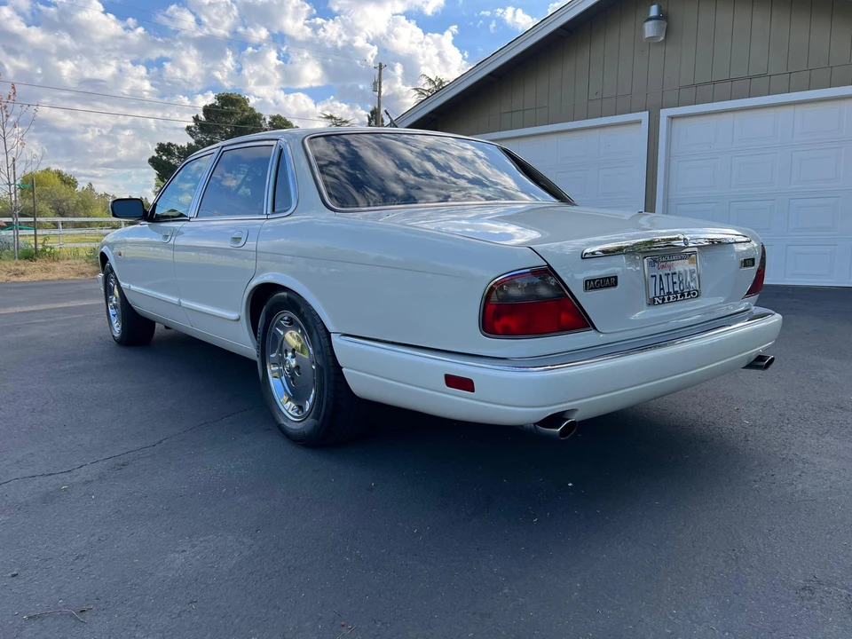 1995 Jaguar X300 XJ - Image 11 of 31