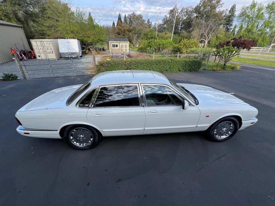 1995 Jaguar X300 XJ - Image 17 of 31
