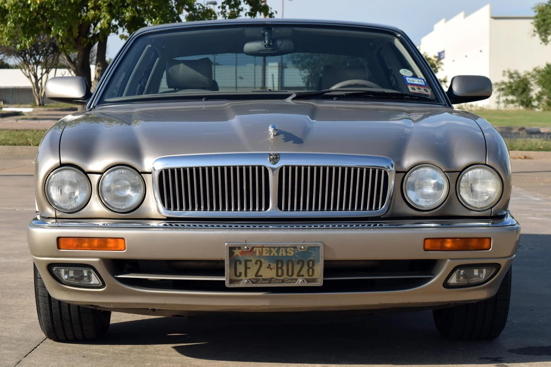 1995 Jaguar X300 XJ - Image 2 of 5